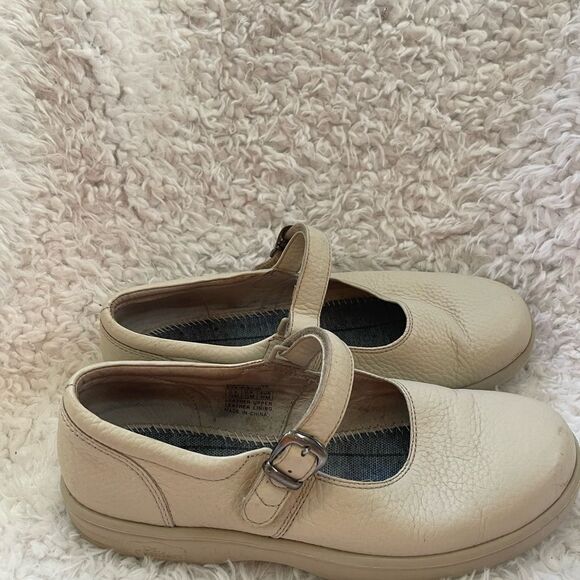 Comfort Merry Jane Leather Beige diabetic shoes Velcro strap rubber soles SZ10M - Picture 3 of 8